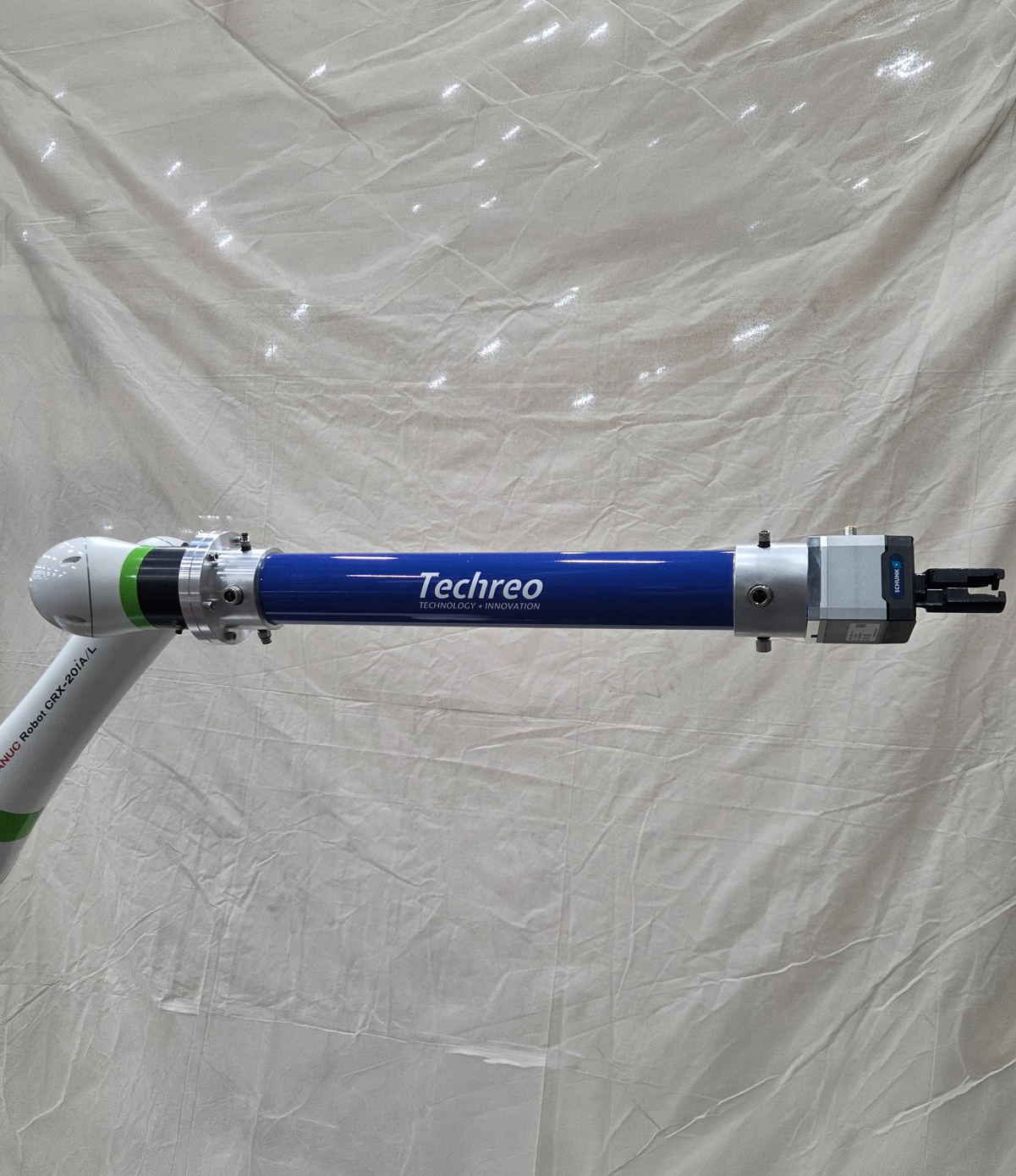 cobot-extender-gripper-EOAT-03 - Techreo Cobot reach extender with a gripper end-of-arm tool